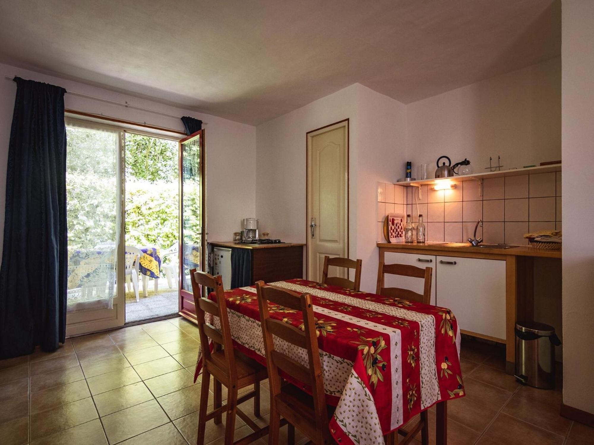 Appealing Apartment In Vezac With Swimming Pool Beynac-et-Cazenac Zewnętrze zdjęcie